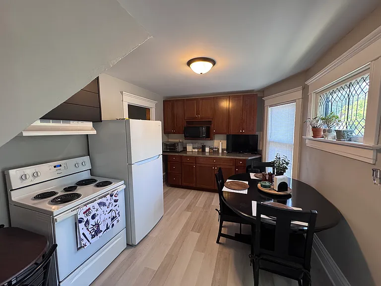 712 S State St #1/2 — Photo 11