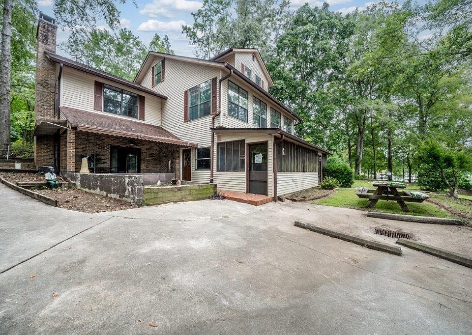 1st image of 388 Possum Point Dr