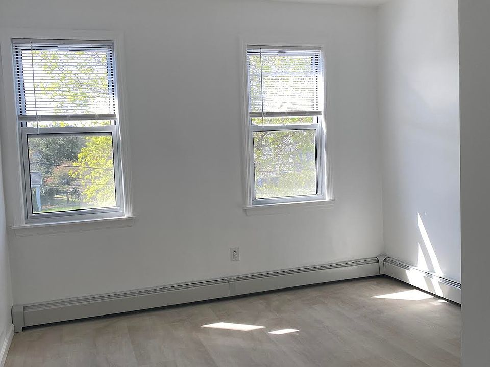 Building Photo 3