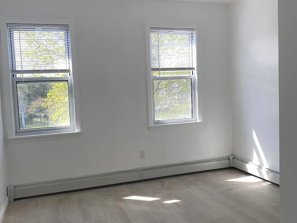 Building Photo 3
