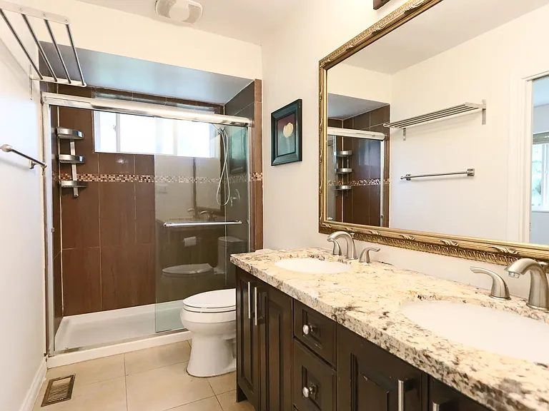 660 Kenwood Rd — Photo 17