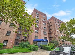 29-10 137th St #GF, Flushing, NY 11354