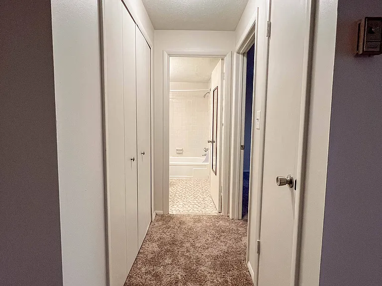 Kingston Place Apartments — Photo 30