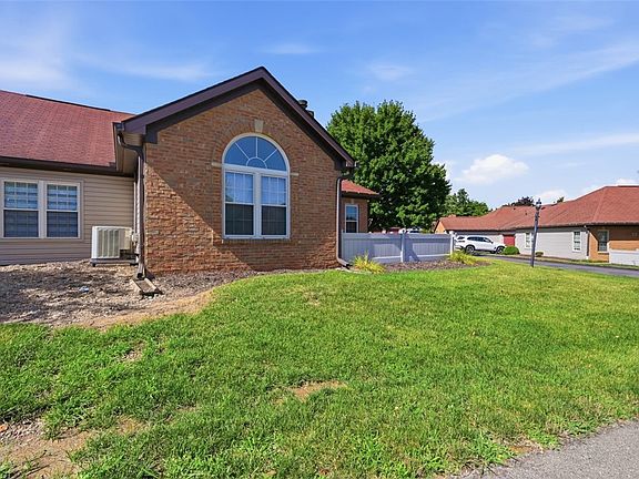 3rd image of 39 Ashford Dr