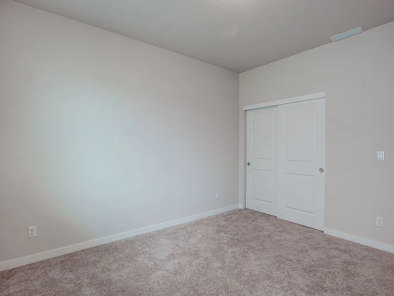 4102 NE 186th St — Photo 32