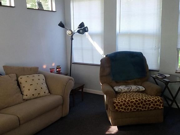 4th image of 200 N Gardner Ave