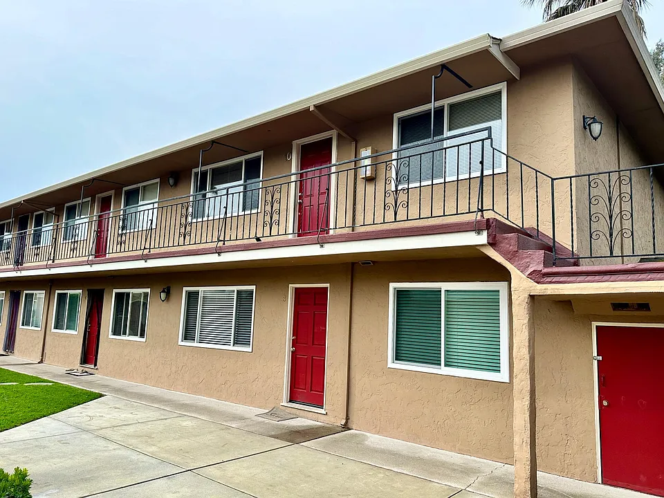 610 Grand Fir Ave #10