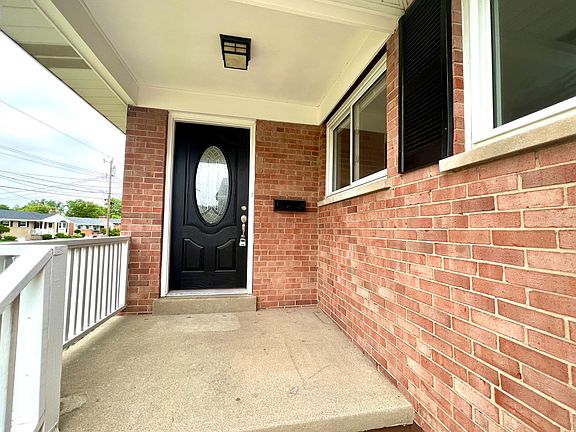 2nd image of 3769 Creekview Dr