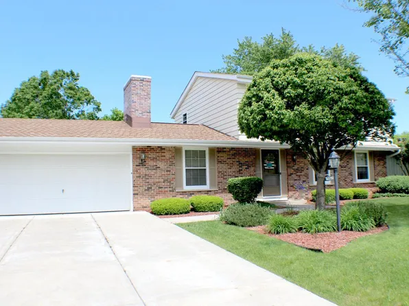12740 West Brentwood DRIVE, New Berlin, WI 53151