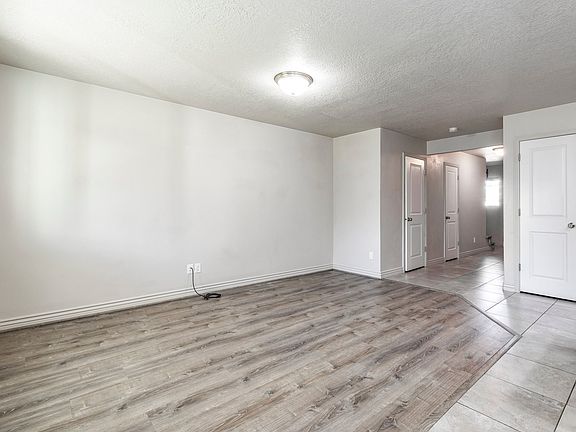 5th image of 690 N 1775 W
