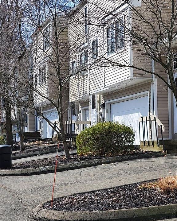 2nd image of 68 Shepards Knoll Dr Unit 68