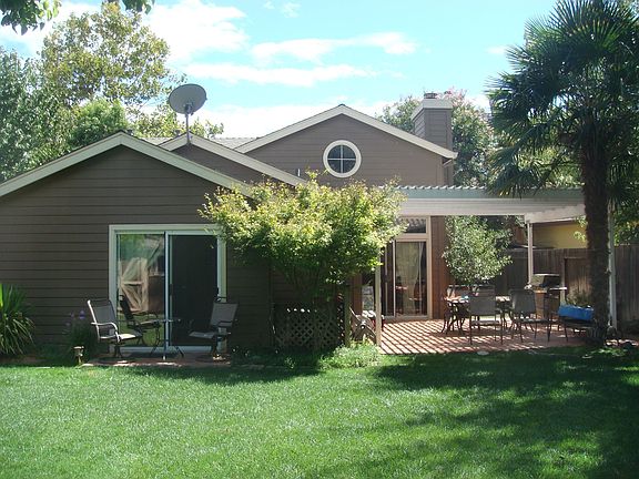 2nd image of 1719 Evergreen Ct