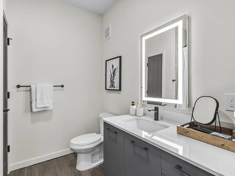 Azalea Luxury Apartments — Photo 22