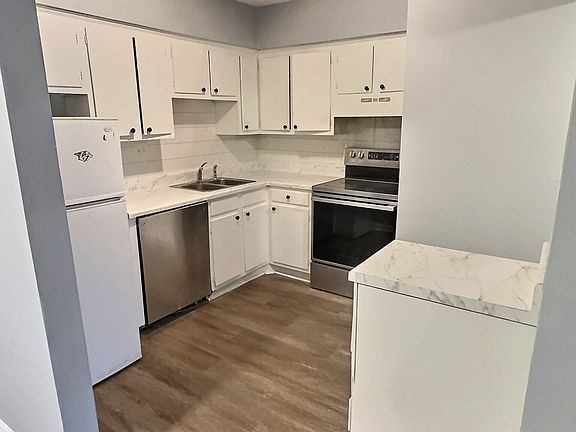 4th image of 320 Welch Rd APT F1