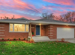 900 Fullerton Ave, Munster, IN 46321