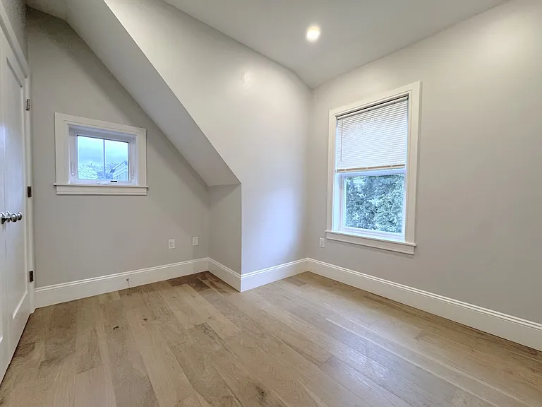51-3 Fairbanks St — Photo 16