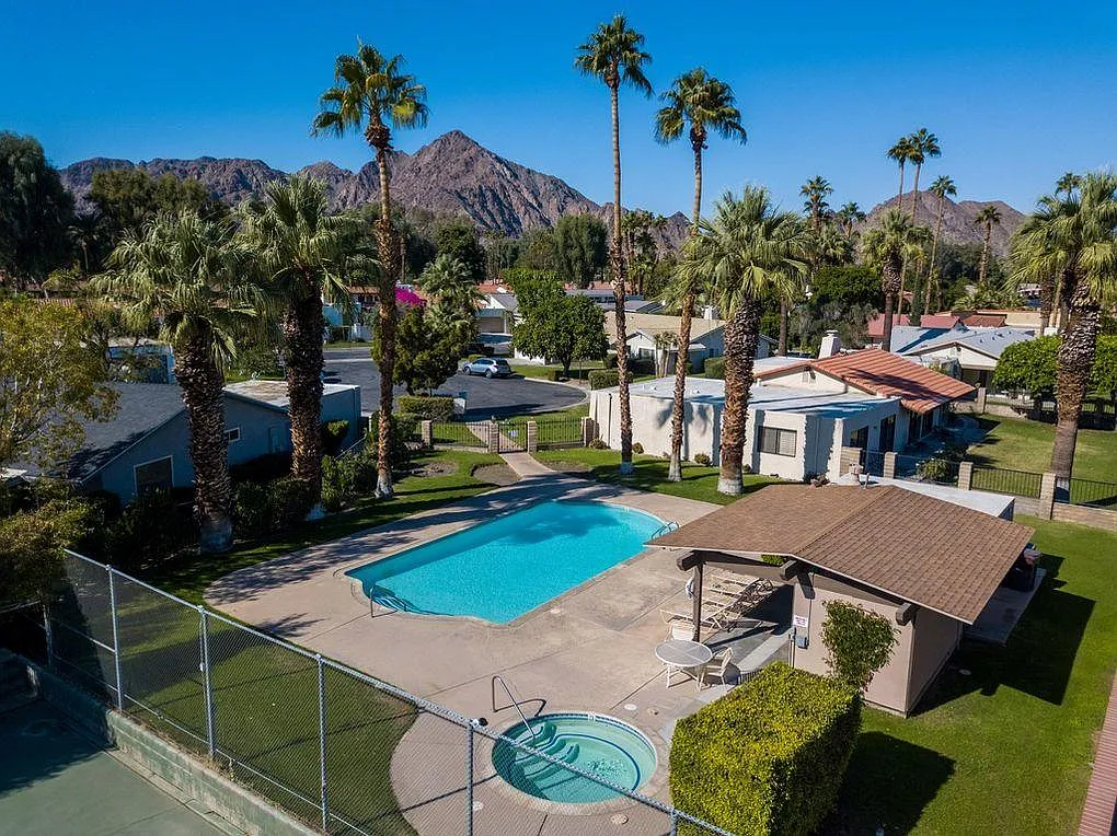 78490 Calle Remo — Photo 2