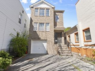 35 Tillinghast St, Newark, NJ 07108