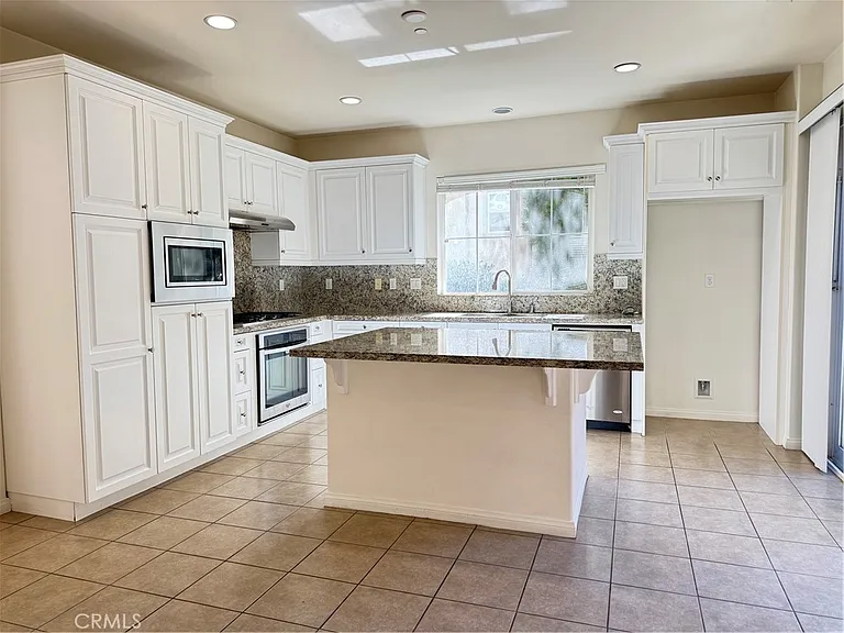 2492 Trojan Way — Photo 3