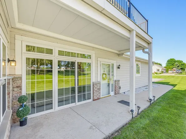 6551 Meadowlands CIRCLE #4 B, Pleasant Prairie, WI 53158