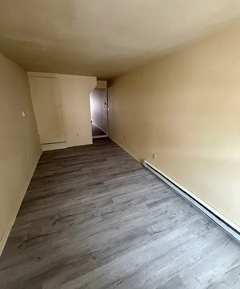 122 E King St — Photo 3