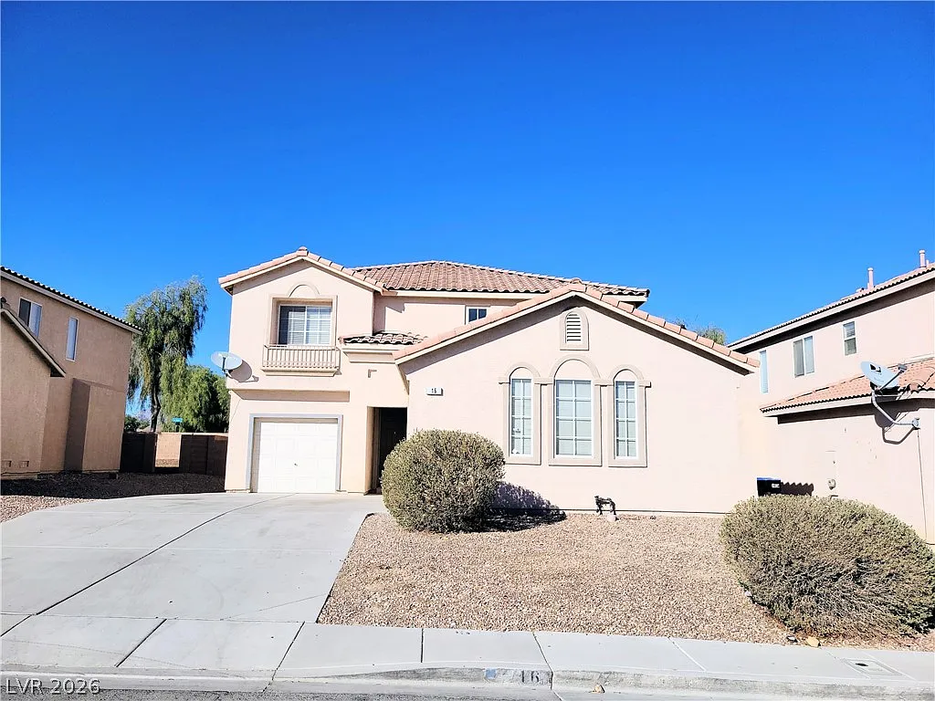 4 bed, 2.5 bath, 2322 sqft, $2,295 — Photo 2