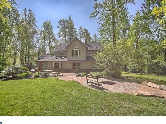 3rd image of 15 Highland Dr