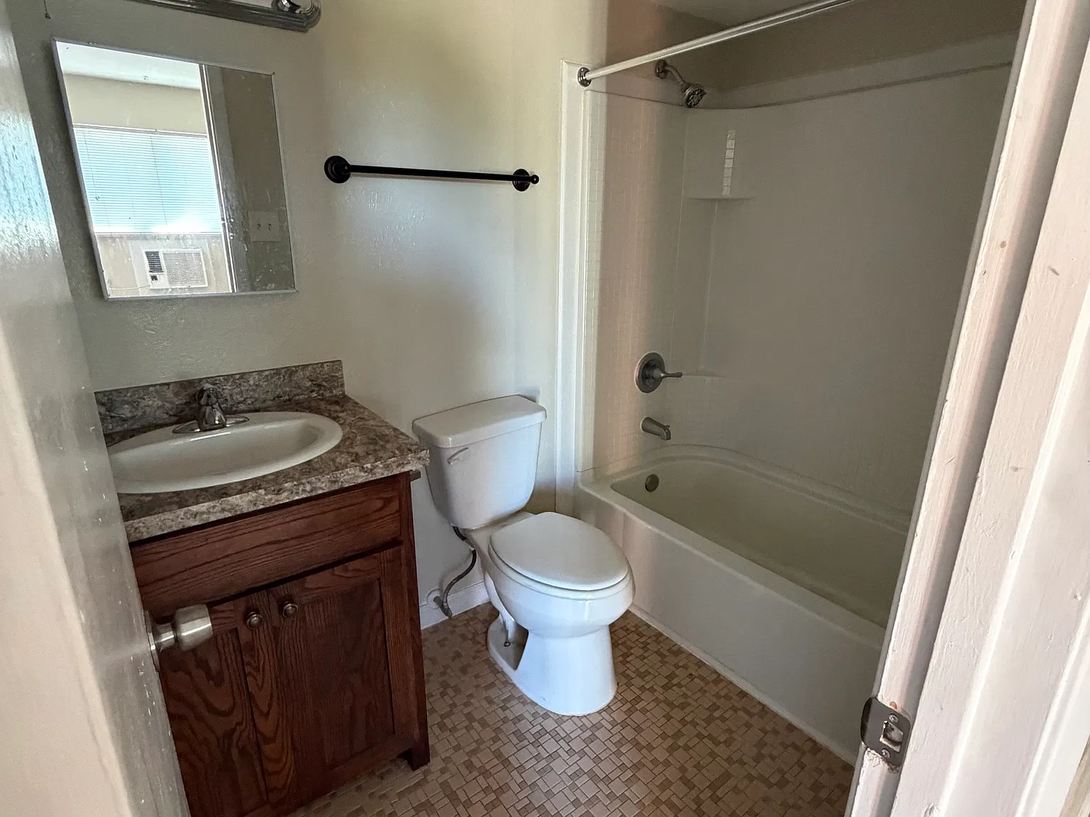 1500 Black Hill Dr — Photo 3