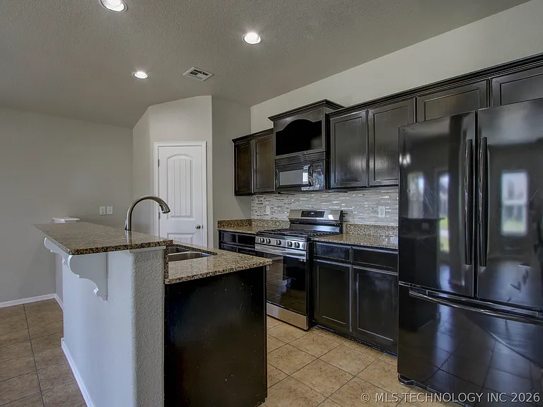 16090 S 85th East Ave — Photo 13