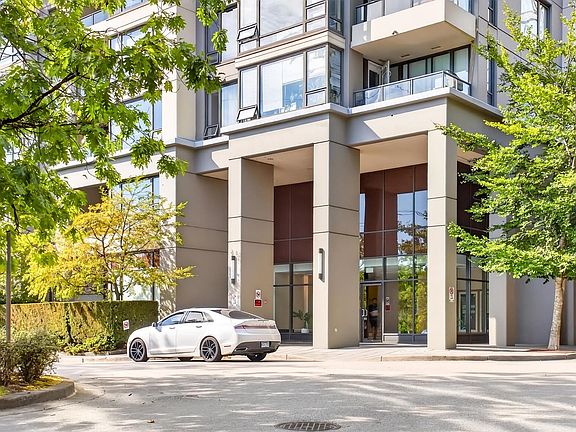 3rd image of 4178 Dawson St #2102