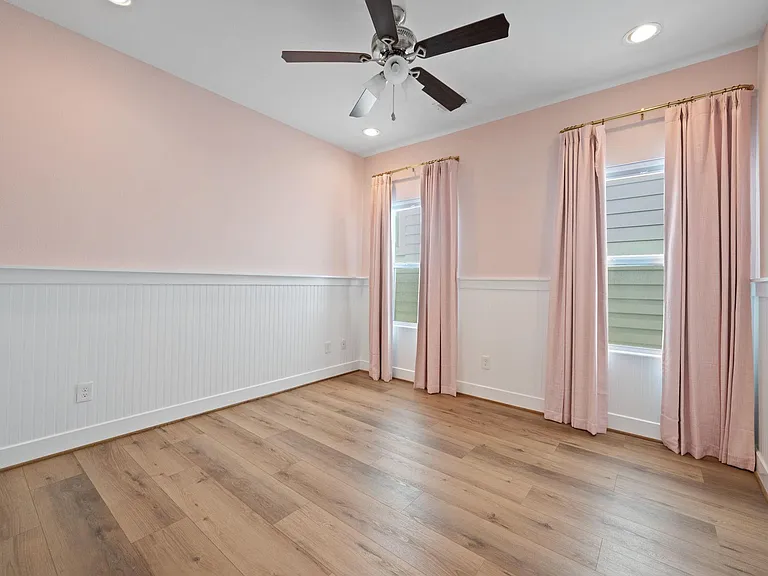 765 Grove St — Photo 24