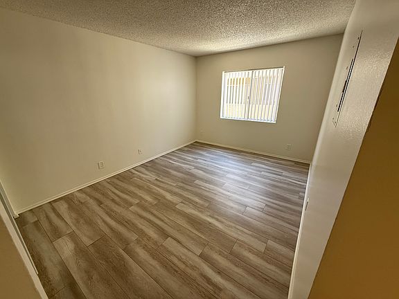 5th image of 15020 Burbank Blvd