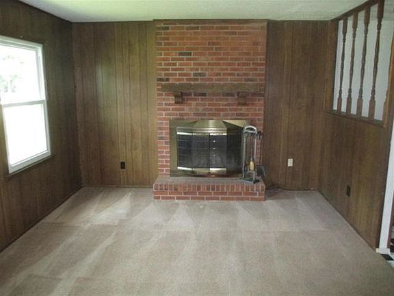 2nd image of 307 Wildwood Dr