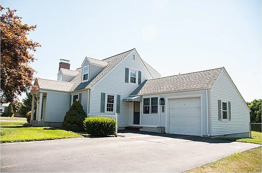 37 Elm Dr