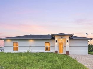 807 Casper Yost St E, Lehigh Acres, FL 33974