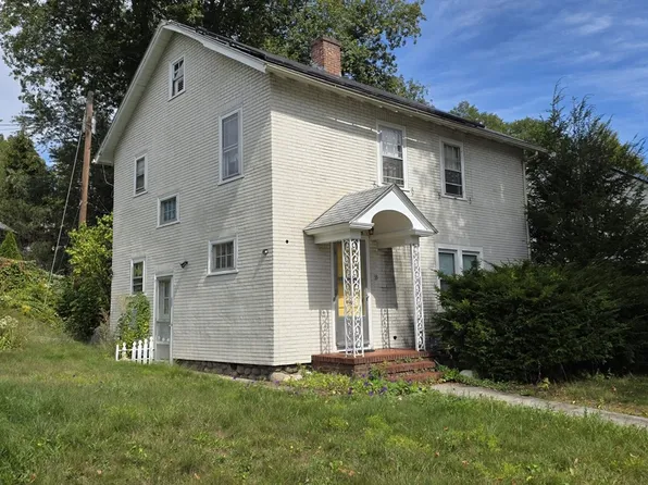 33 Carlisle St, Worcester, MA 01602