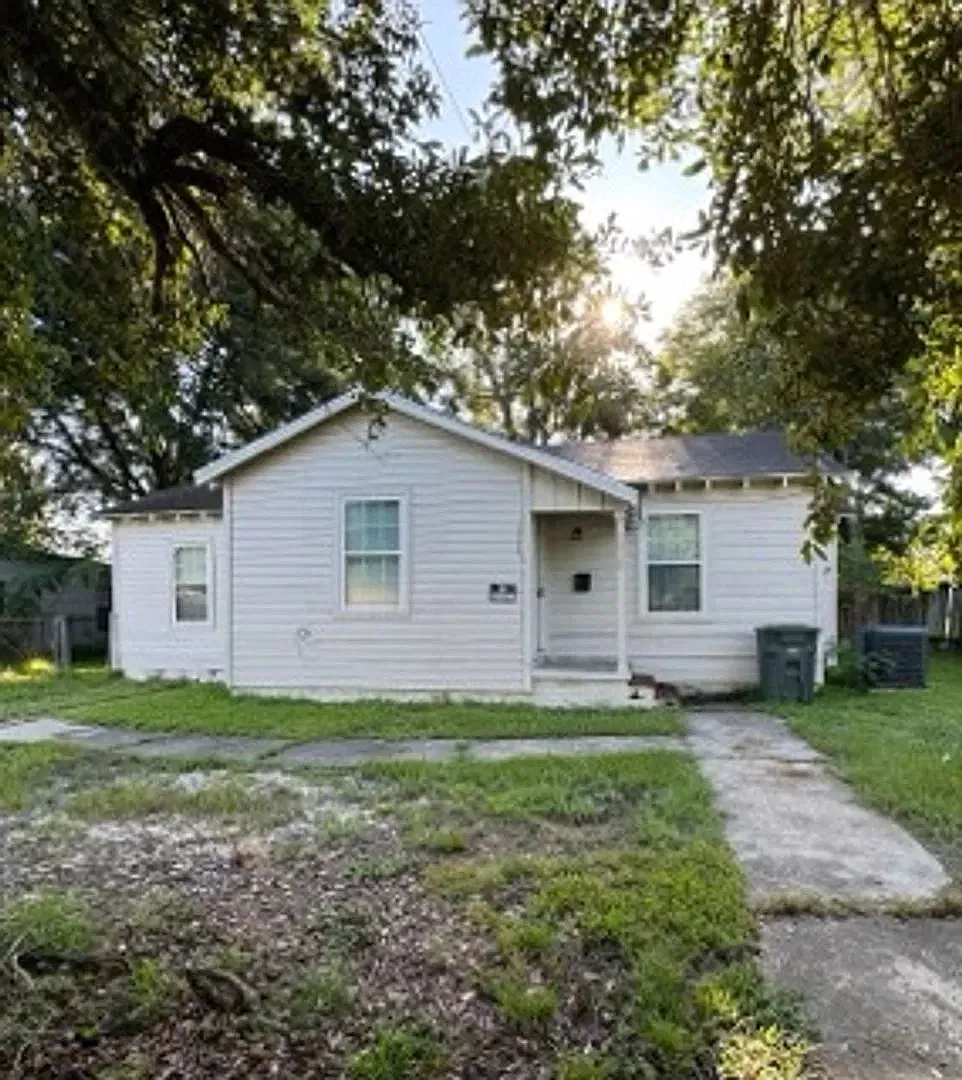 4 bed, 1283 sqft, $1,500 — Photo 1