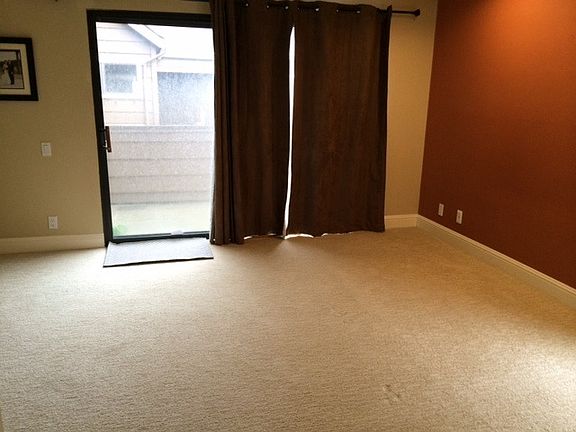 3rd image of 939 Shoreline Dr
