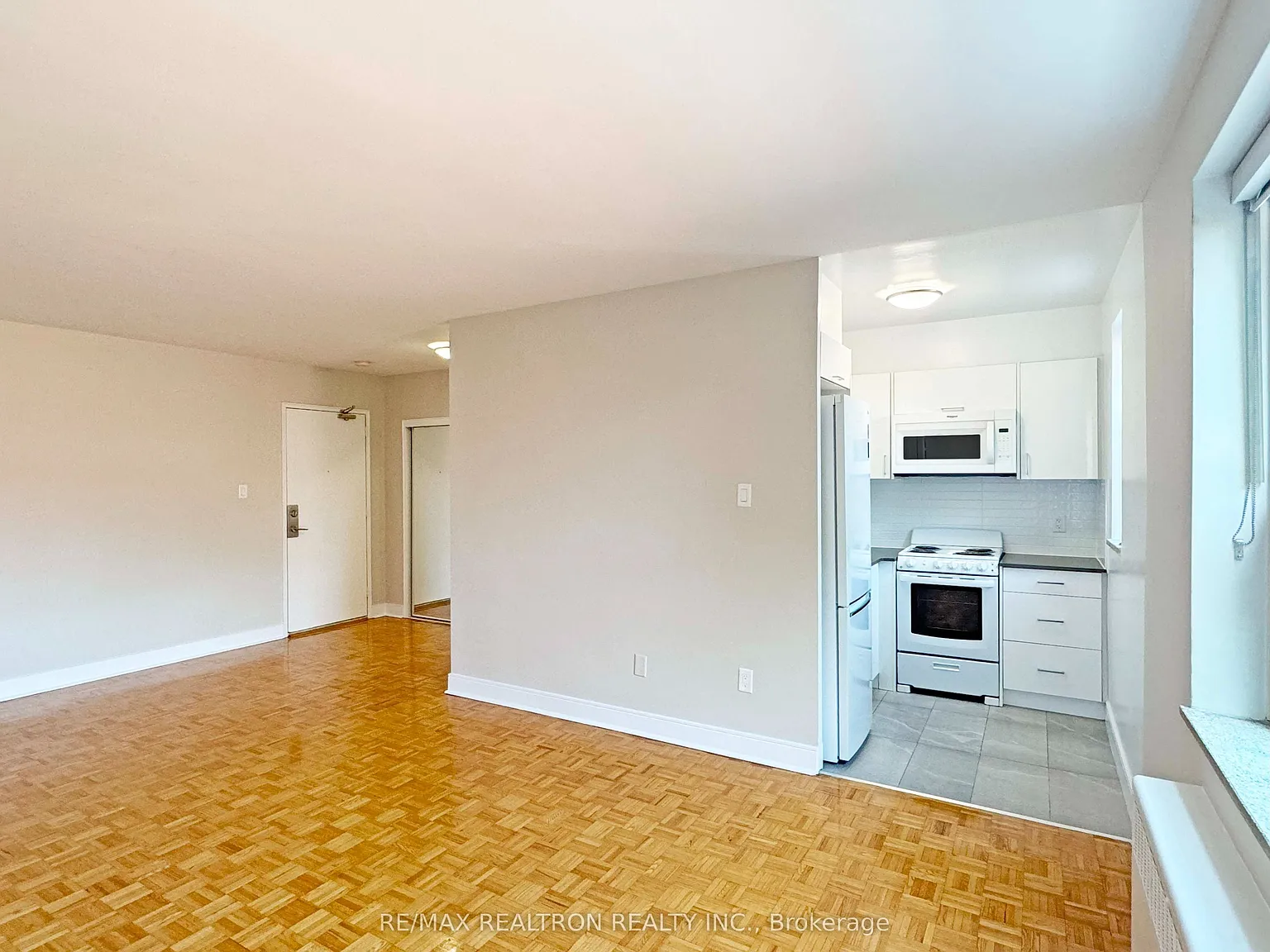 Studio, $1,750 — Photo 2