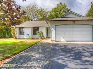 4275 5th St, Hubbard, OR 97032