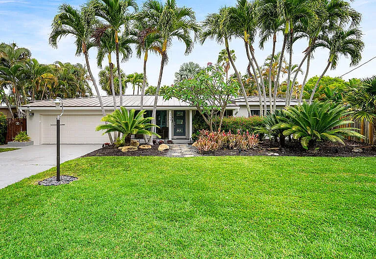 1733 Coral Gardens Dr — Photo 11