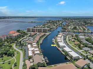 4213 SE 19th Pl APT 1J, Cape Coral, FL 33904