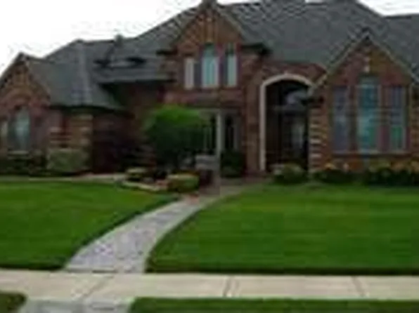 23490 Country Club Ln, Grosse Ile, MI 48138