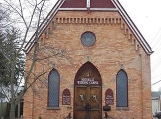 114 S Walnut St, Howell, MI 48843