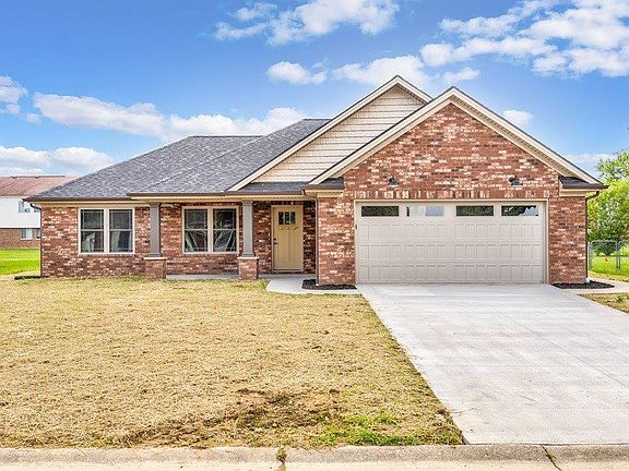 2nd image of 135 Robin Cir