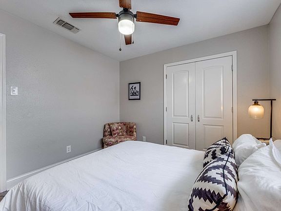 3rd image of 1224 W Hunt St #1222