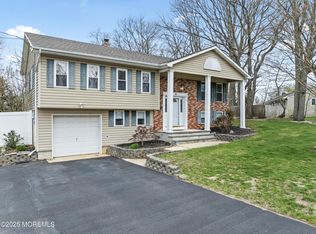 35 Chestnut Hill Rd, Howell, NJ 07731