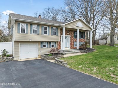 35 Chestnut Hill Road, Howell, NJ, 07731