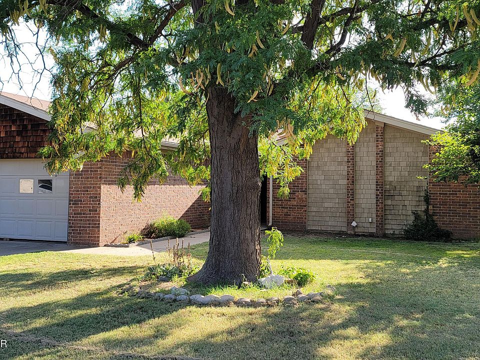 1st image of 1027 Holly Ln