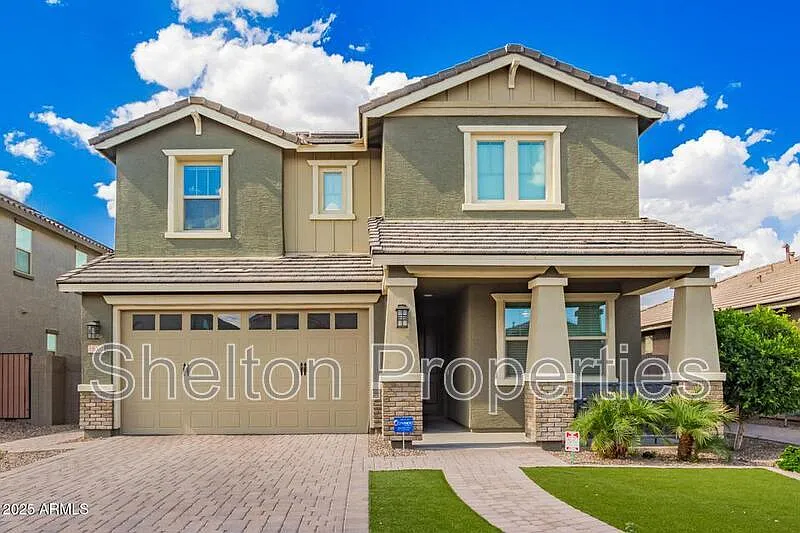 5 bed, 4.0 bath, 3052 sqft, $2,795 — Photo 2